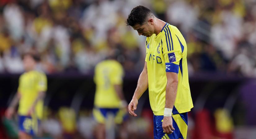 Színpadias gyász: Ronaldo teátrálisan morgolódott magában a pályán