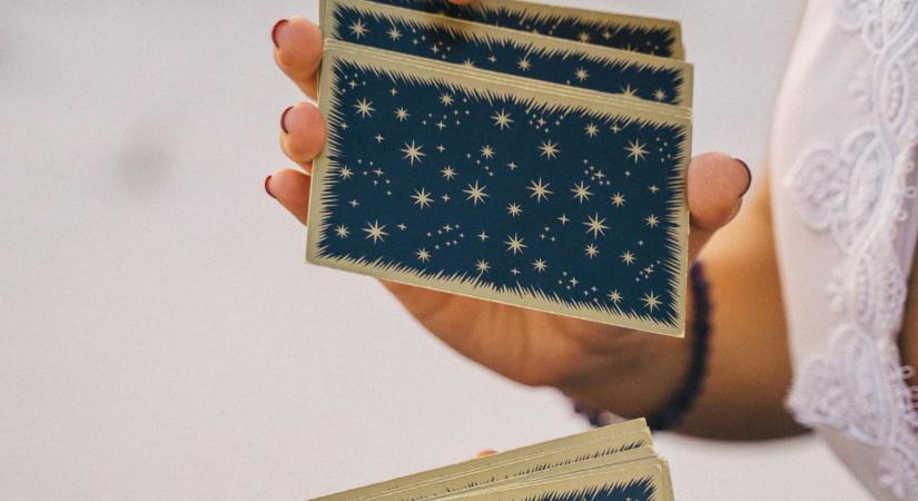 A Szerencsekerék lapja: Ezt üzeni május Tarot kártyája