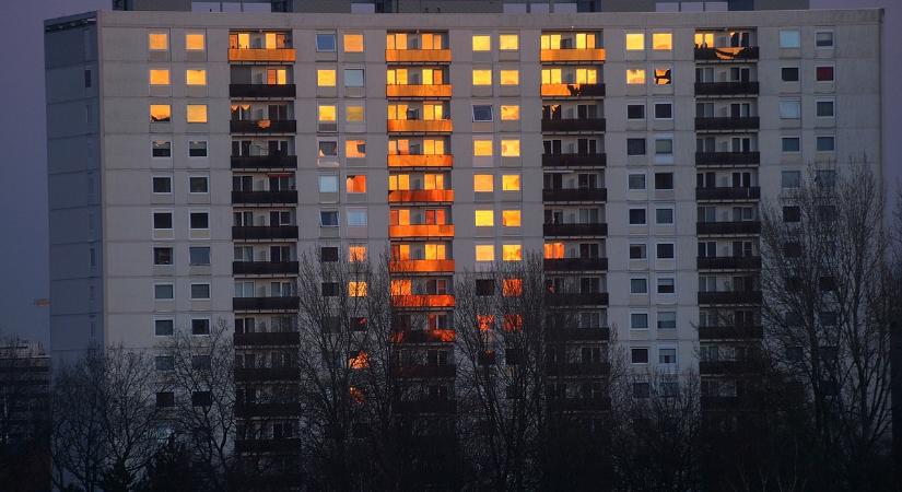 Ömlik az ingyenpénz a lakótelepekre
