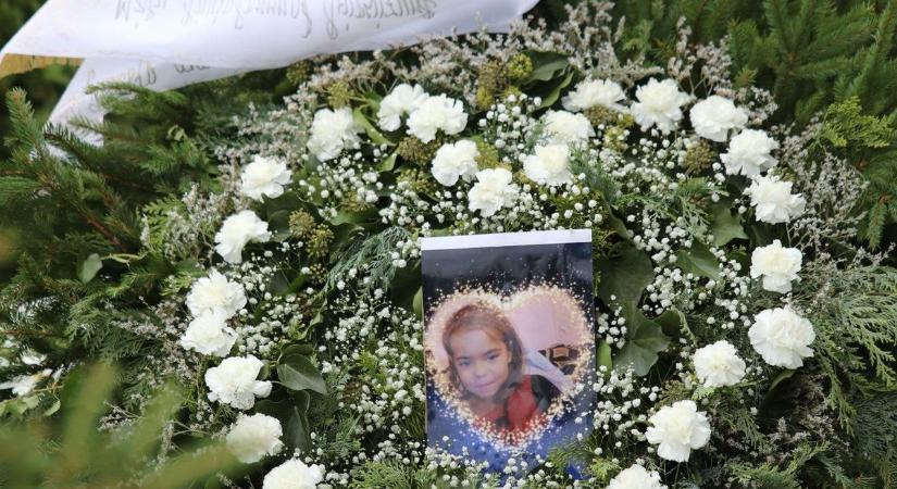Hat éve halt meg Mercédesz, még sincs ítélet: a kislány apja igazságot követel