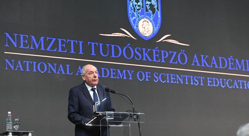 Egy késői tudományos fokozatszerzés genezise