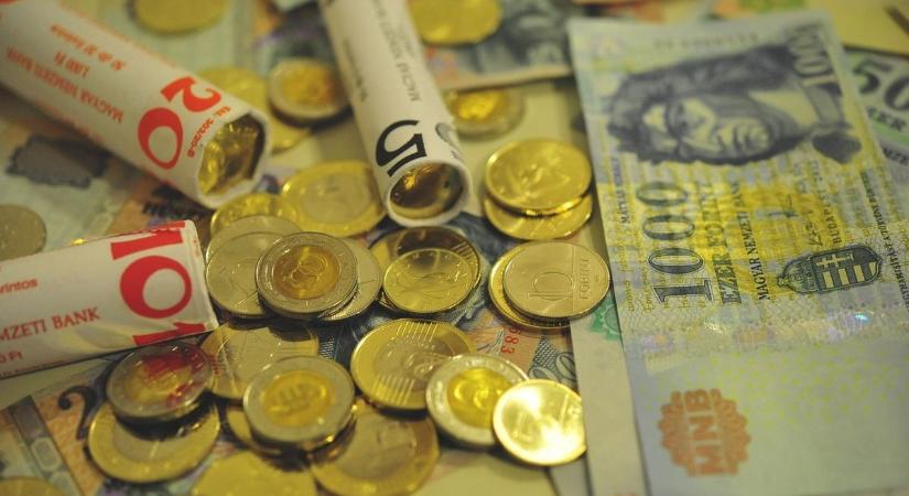 Történelmi jelentőségű fémpénz, nagyot markolhat , akinek lapul egy a zsebében!