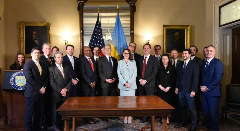 Az USA arra számít, hogy a legfelső tanács egy héten belül ratifikálja az ásványkincs-megállapodást – Sky News
