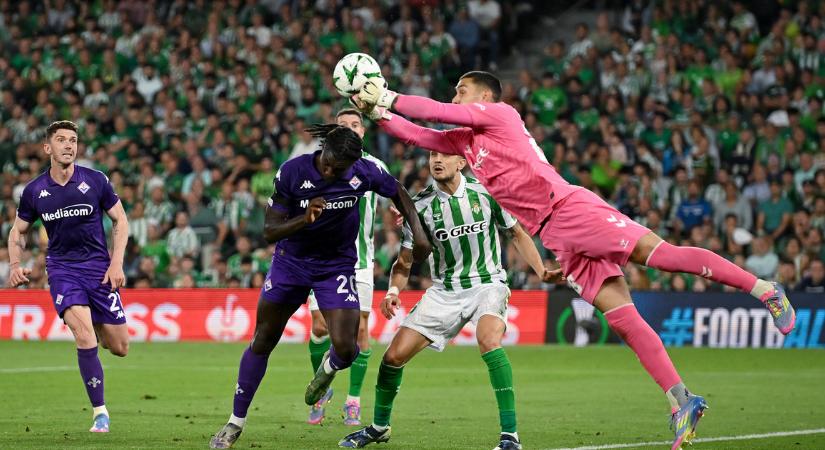 Előnyben a Betis és a Chelsea a Konferencialiga elődöntőjében