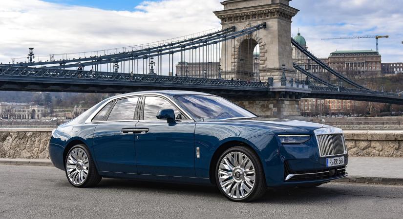A visszafogott luxus, amire titkon te is vágysz – Rolls-Royce Ghost-vezetés
