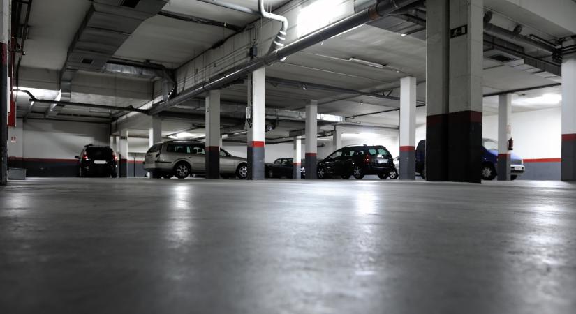 Autók lángoltak egy újbudai mélygarázsban