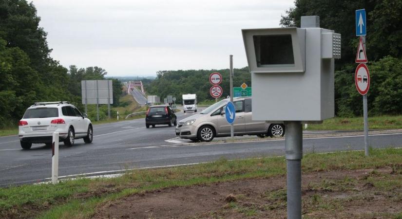 Nagyon nem jó ötlet, ha így próbálja kicselezni a traffipaxot!