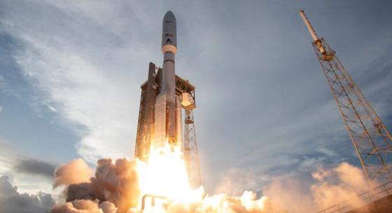 Új kihívót kap a SpaceX Starlinkje, pályára álltak az Amazon műholdjai