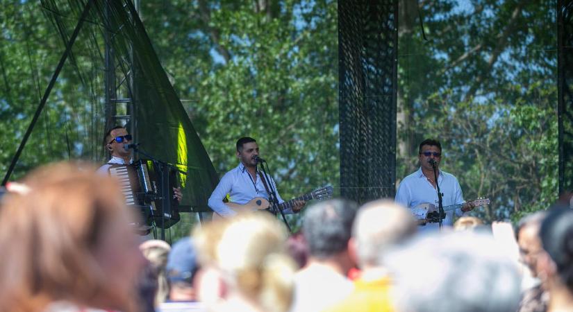 A Biczó Birtok nagy sztárt hozott el a majálisra érkezőknek – galériával