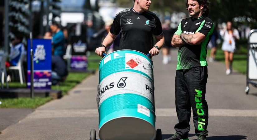 Brutális benzináremelkedés jön a Forma-1-ben