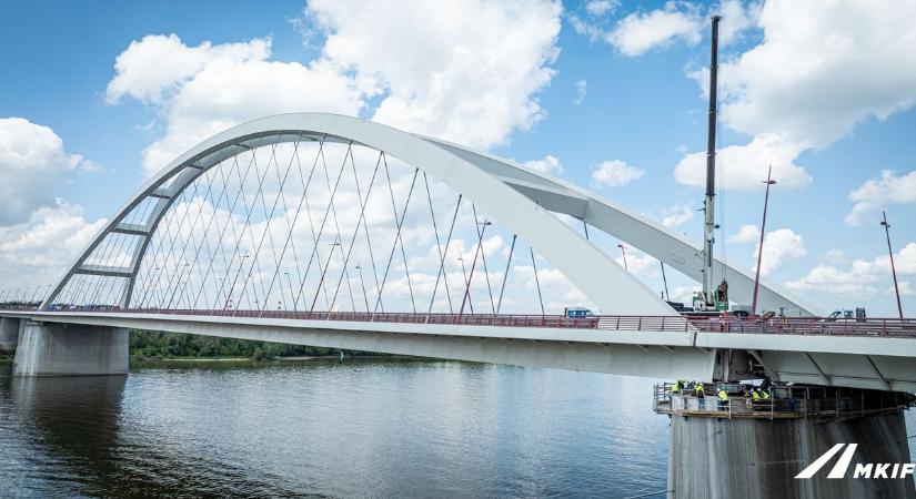 Fotókon - Így halad a Pentele híd karbantartása, pályazár várható