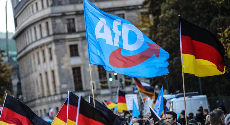 Bizonyítottan szélsőjobboldali pártnak minősítette az AfD-t a német alkotmányvédelmi hivatal