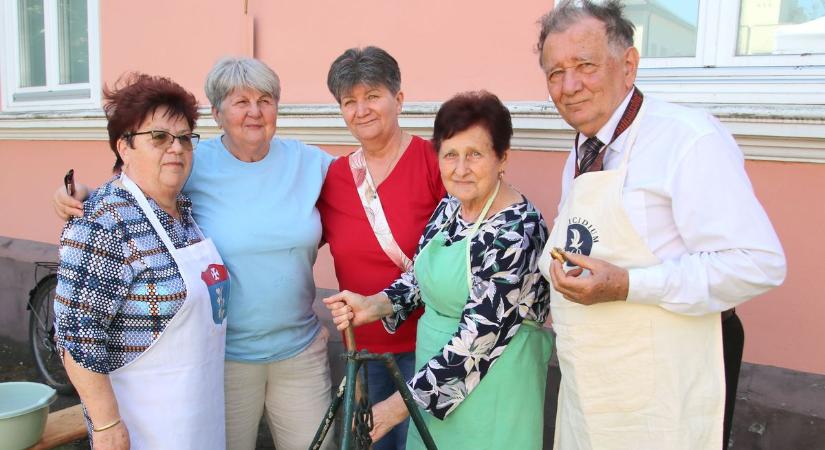 Fenséges illatok árasztották el a belvárost (fotókkal)