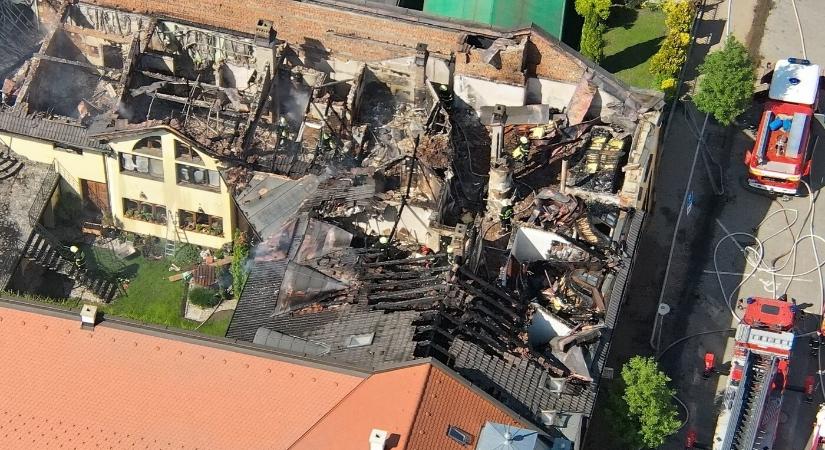 Hatalmas tűzeset: leégett négy ház, 700 ezer eurós kár keletkezett (FOTÓK)