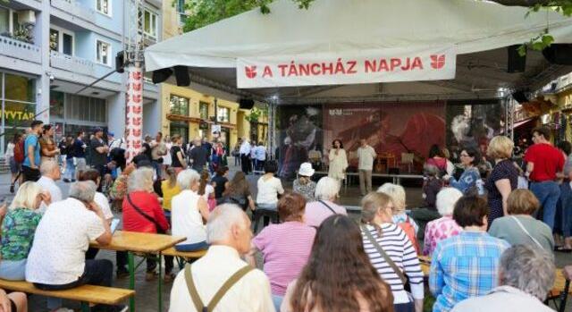 Egy nap tánc a Liszt Ferenc téren