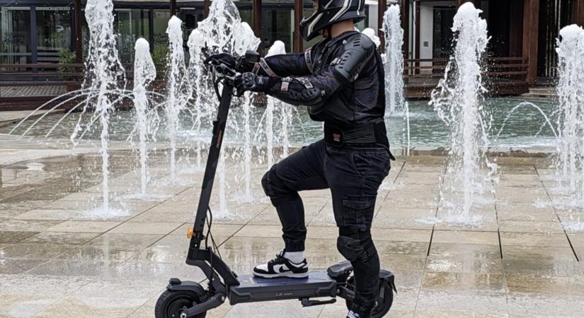 Ausom L2 Max duál motoros elektromos roller teszt – Erő, biztonság és extrák kedvező áron