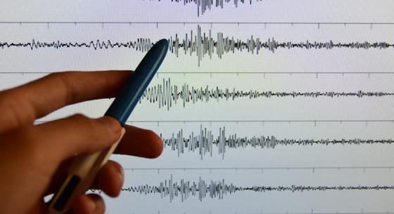 Földrengés Chile déli partjainál, cunamiriasztást adtak ki és kimenekítésbe kezdtek