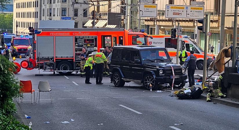 Gyalogosok közé hajtott egy terepjáró Stuttgartban