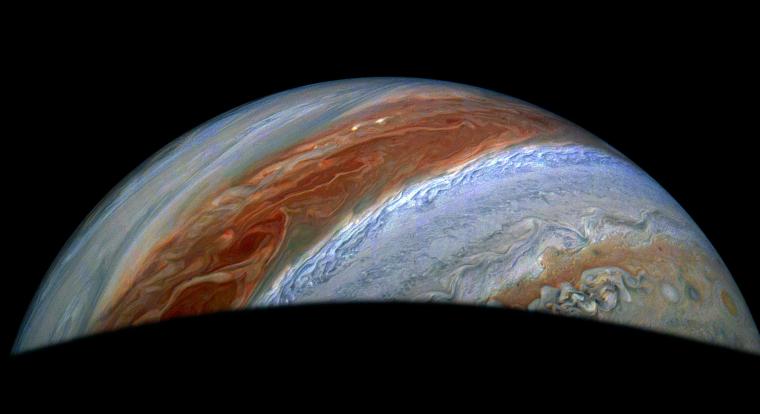 A NASA űrszondája megdöbbentő dolgokat tár fel a Jupiterről és tüzes holdjáról