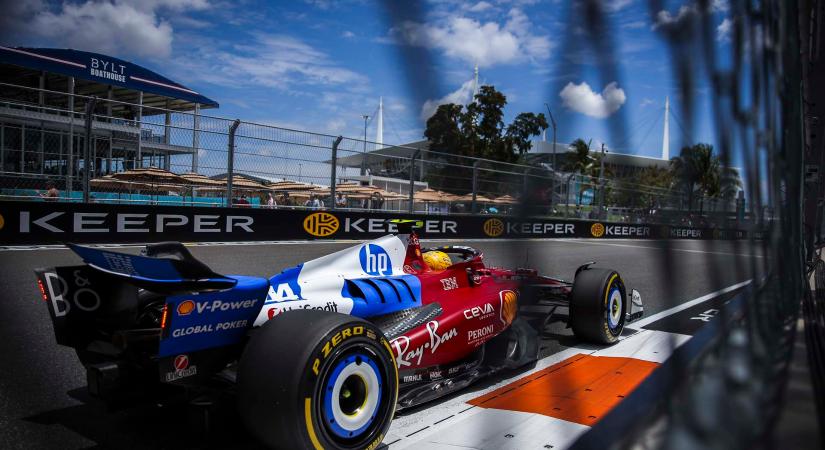 Hamilton: „Hiányzik a tempó, de voltak biztató jelek”