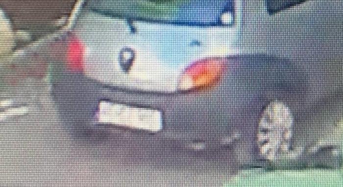 Bátor gyalogos állította meg a rendőrök elől menekülő autóst