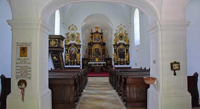 Esterházy Miklós kedvenc hangszere a Pannonhalmi Főapátságban
