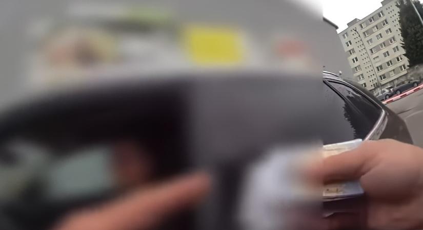 VIDEÓ: 3,5 ezrelékkel a vérében vezetett egy nő, a rendőrök lekapcsolták