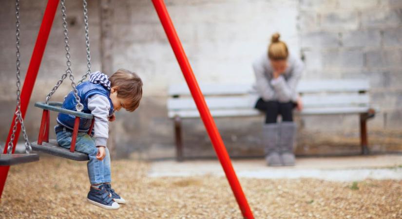 Játszótéri ijesztegetés – Így kezeld a kritikus anyákat Vekerdy szerint!