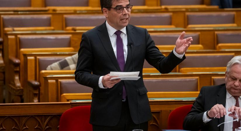 Zsigmond Barna Pál: Az Európai Néppárt újabb vörös vonalat lépett át