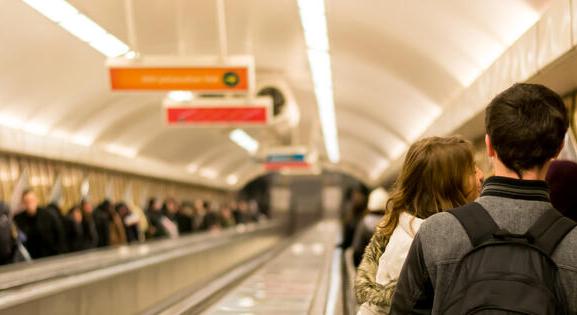 A közeli fővárosokban sorra építik a metróvonalakat