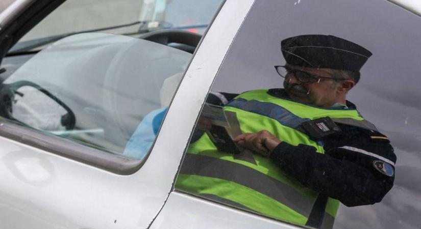 Szigorítás az úrvezetőknek, de könnyebb lesz hivatásos jogosítványt szerezni