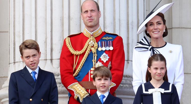 A Kensington-palota megmutatta a világnak a 10 éves Sarolta hercegnőt