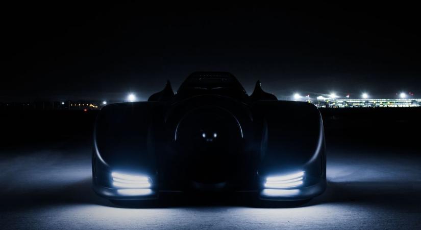 Batman autója parkolt le Kecskeméten, Gotham utcáiról hiányozhat a szuperhős – videóval