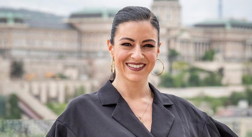 Így még soha nem láthattuk: Szinte alig takarta valami Stana Alexandra testét