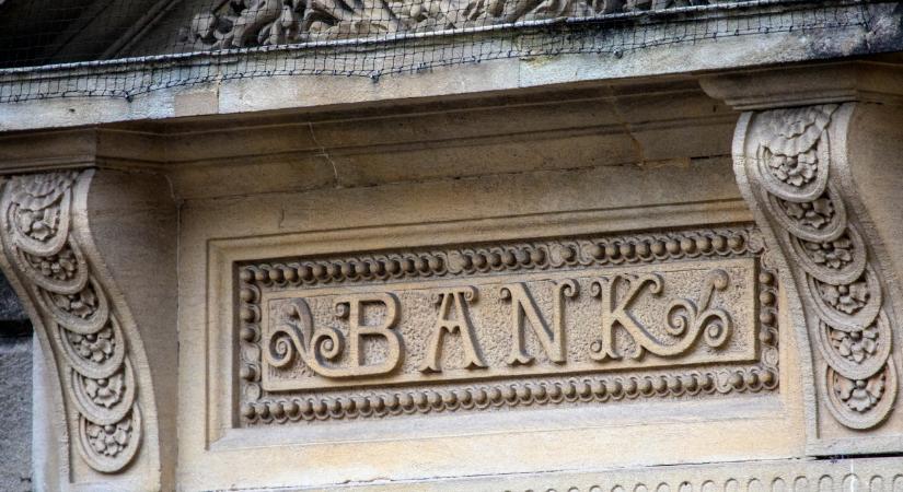 Bekeményítenek a bankok, jöhet az átvilágítás: ha ilyen hitelt szeretnél, erre kell készülnöd