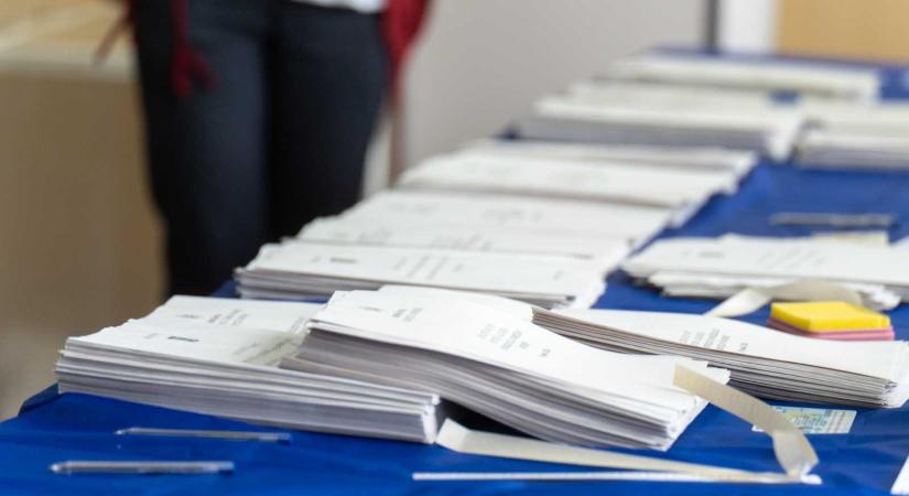 Nyugtatnak: van szavazócédula elég