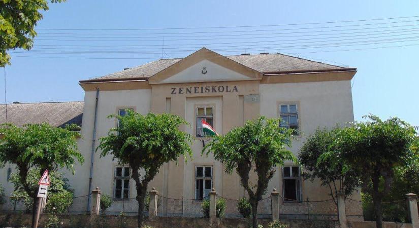 60 éves jubileumot ünnepel a hevesi Zeneiskola