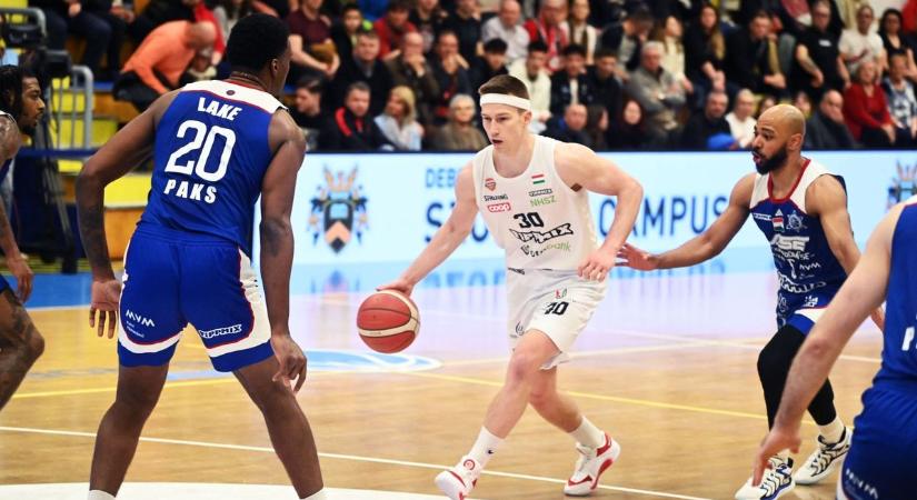 Előny a fogadónál, nyert az Olaj Pakson