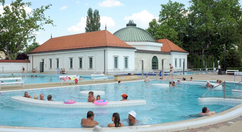 Termálfürdős újdonságok, részleges nyitások és megnyíló strandok