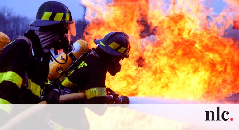 Felgyújtotta a saját házát, hogy láthassa a tűzoltókat munka közben