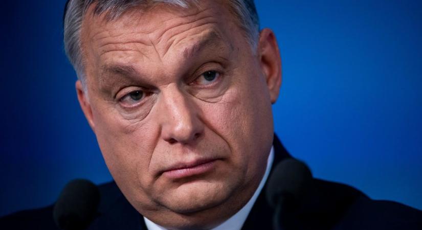 Orbán Viktor az édesanyáknak, Vona Gábor Orbánnak üzent