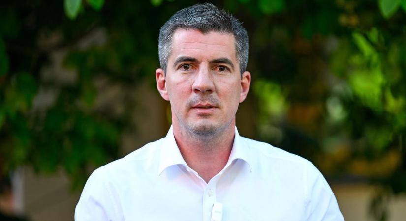 Kocsis Máté: az anyák napja előtt sem hagyja ki a hazugságokat a bolond brüsszelita bohóc