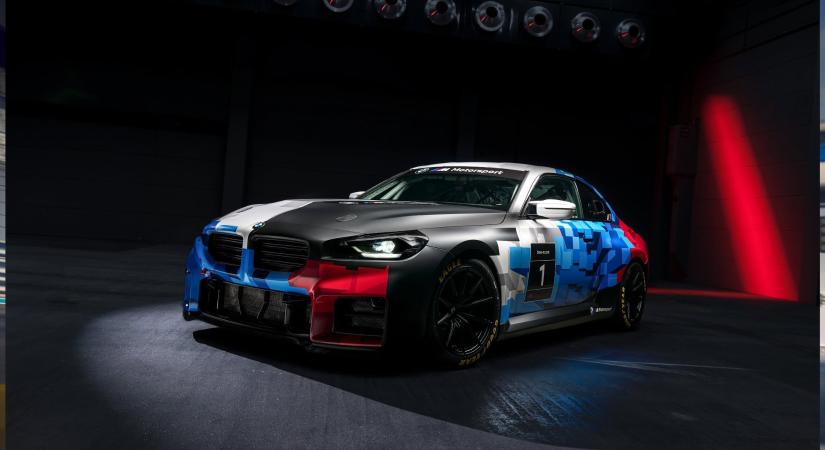 Ez a modell jelenti a belépőt a BMW versenyautóinak világába