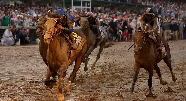 A célegyenesben előzték meg a favoritot a 151. Kentucky Derby-n