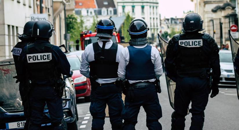 Irániakat vettek őrizetbe Nagy-Britanniában terrorcselekmény előkészítése miatt