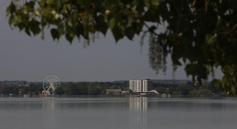 Tűzgyújtás helyett inkább sétáljon a Balaton-parton! (videó)