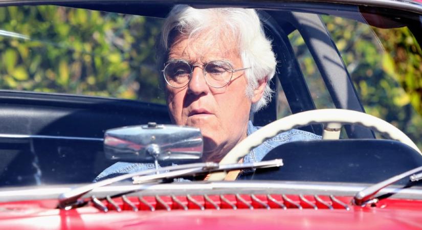Jay Leno tavaly 18 métert zuhanva arccal ráesett egy sziklára, napokig nem látott az egyik szemére