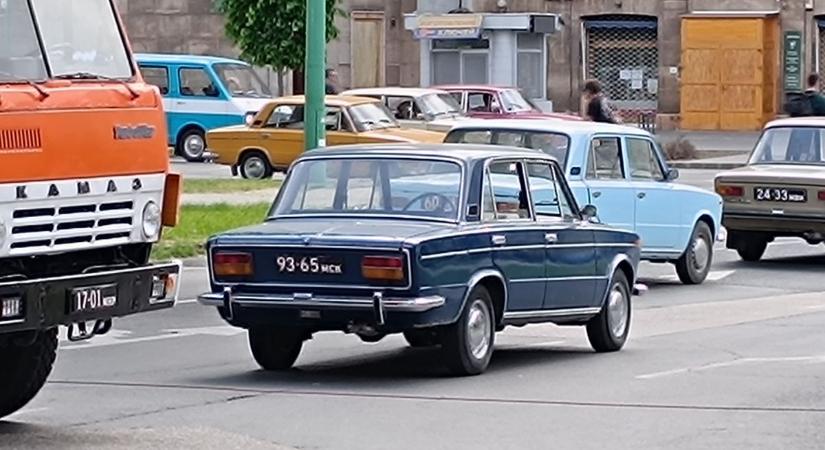 A Trónok harca sztárjának új sorozata – Filmforgatás a Vasmű úton (képgalériával, videóval)