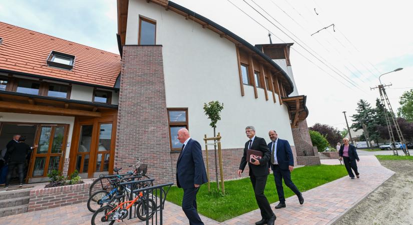 Új református templom és gyülekezeti ház épült a Szigetszentmártonban