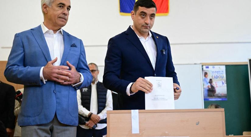 Exit poll: a szélsőjobboldali George Simion nyerte a román elnökválasztás első fordulóját, a legrosszabb lehetőségnek Magyarország sorsát tartják